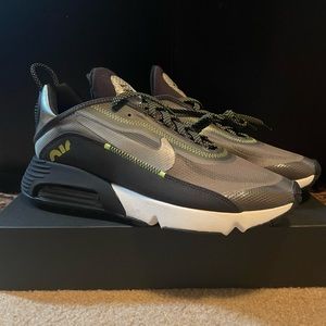 Nike Air Max 2090 SE 3M brand new no box